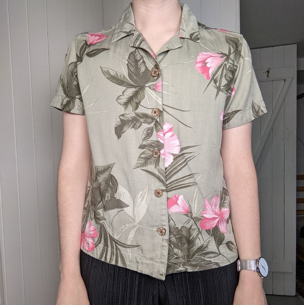 Green & Pink Tropical Floral Print Button-Up